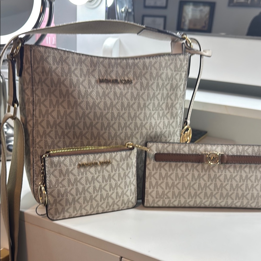 Michael Kors Cream and Brown Shoulder Bag Set